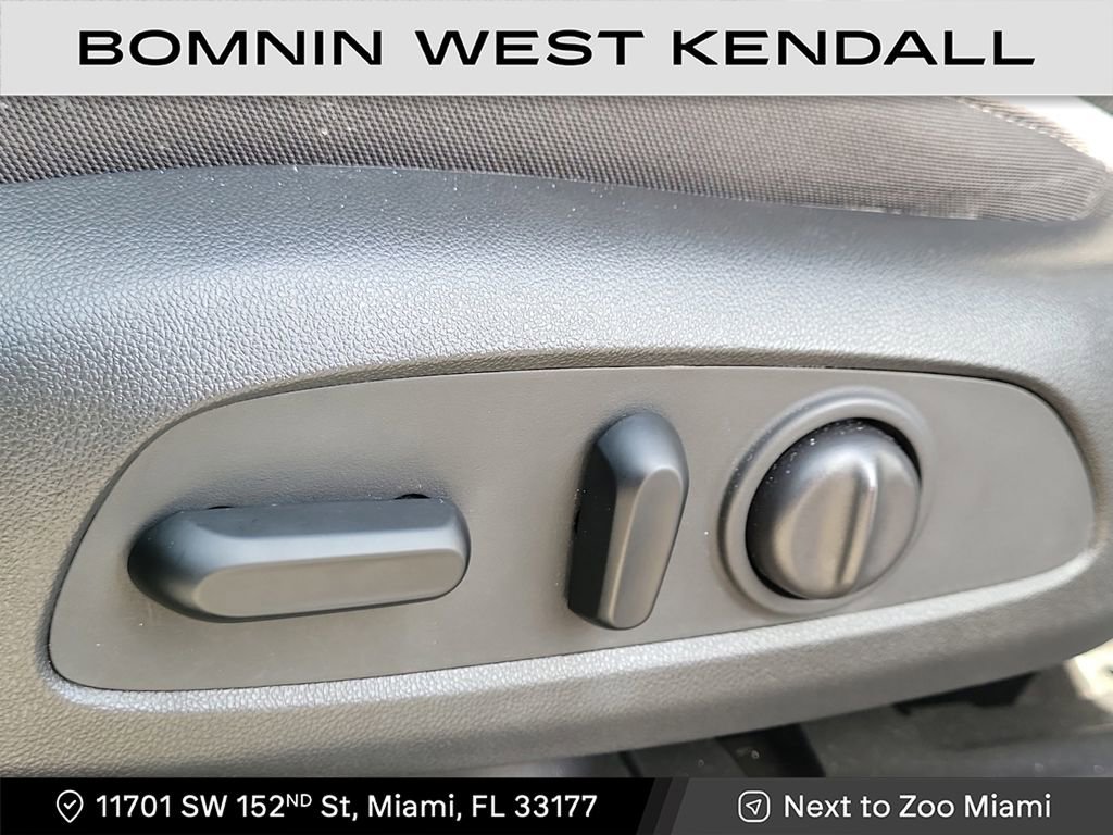 Used 2021 Chevrolet TrailBlazer LT w/ Convenience Package image 11