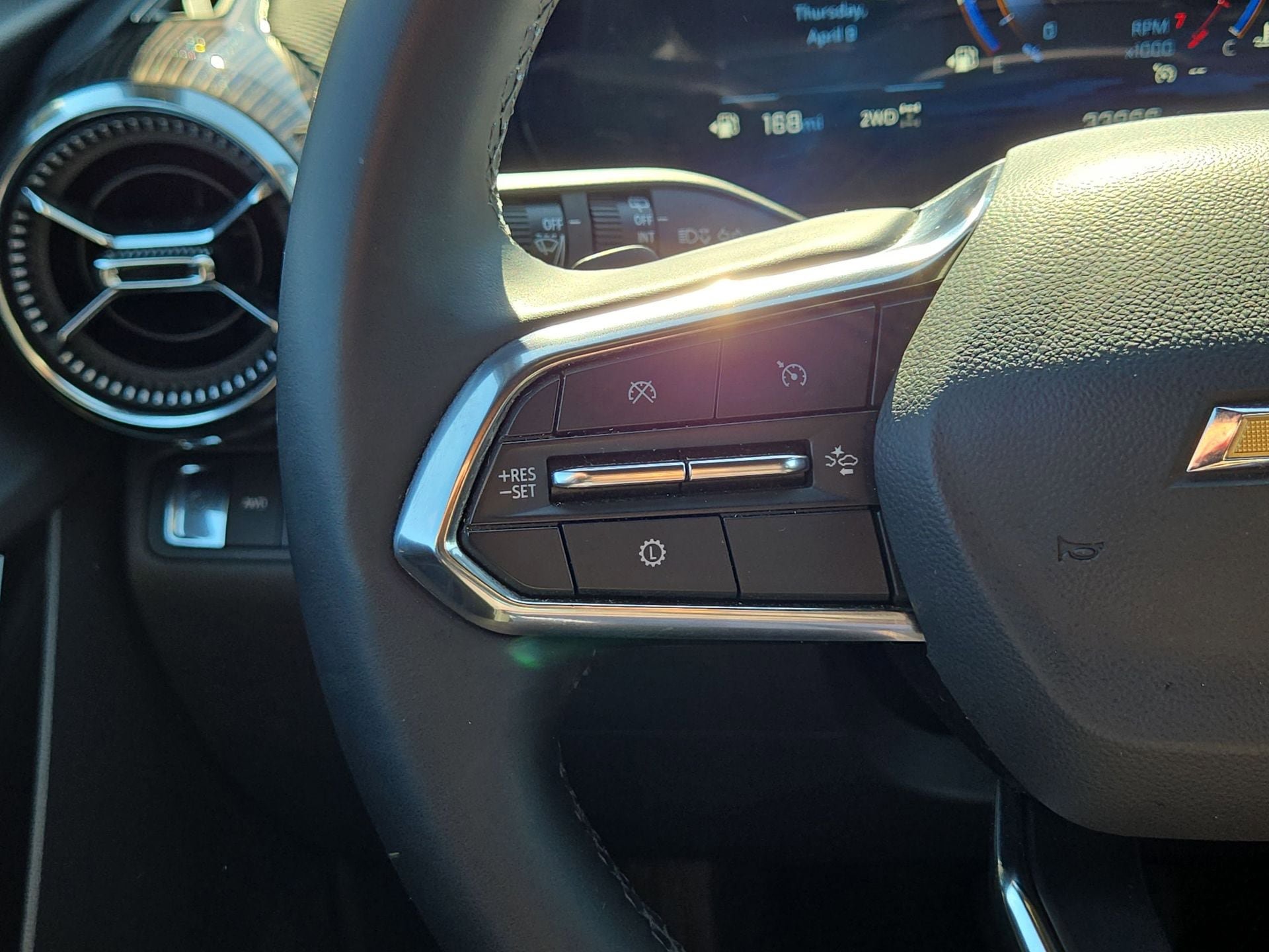 Used 2025 Chevrolet Equinox LT AWD/4WD image 21