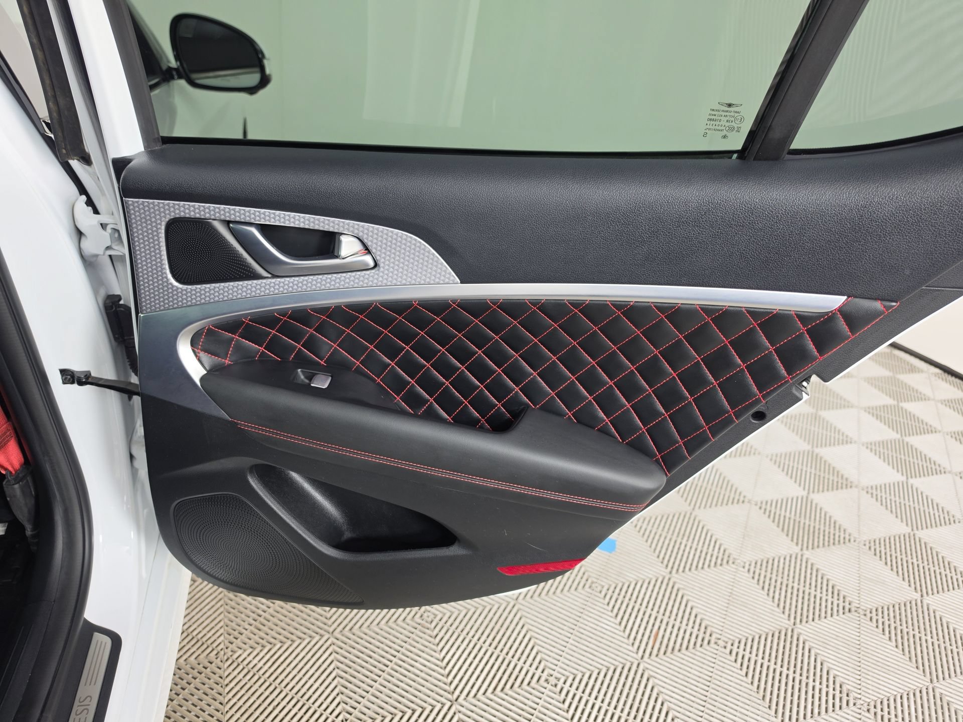 Used 2022 Genesis G70 3.3T RWD image 41