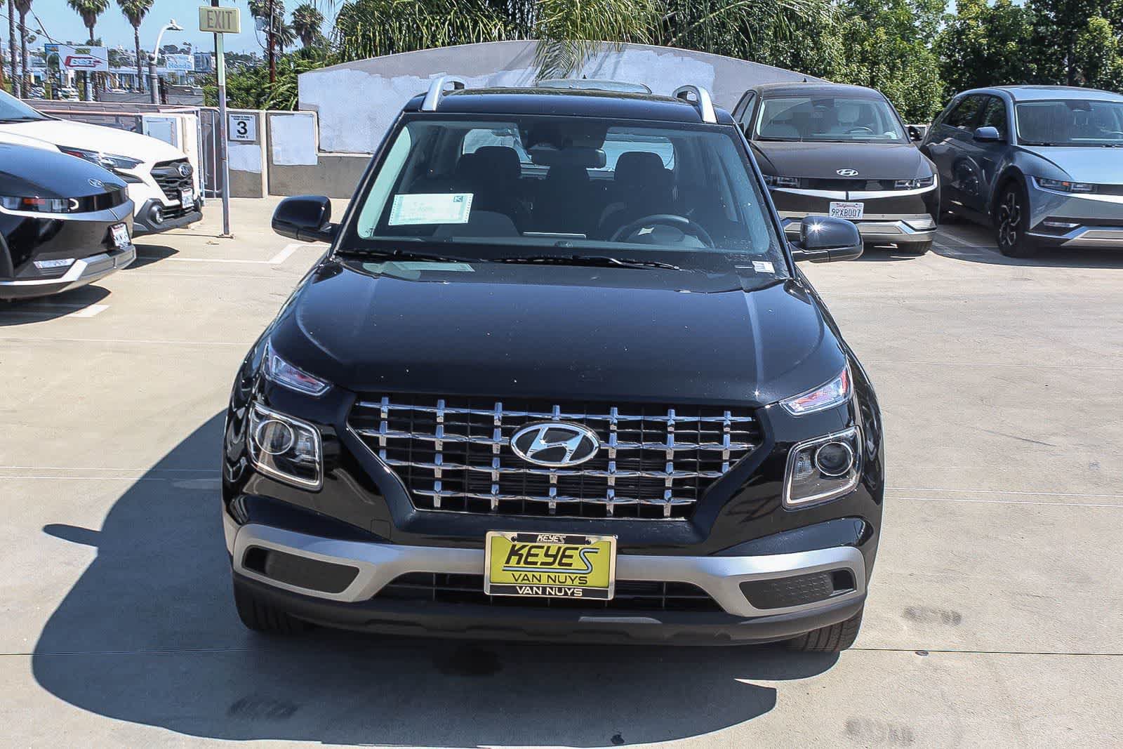 New 2026 Hyundai Venue SEL FWD image 2