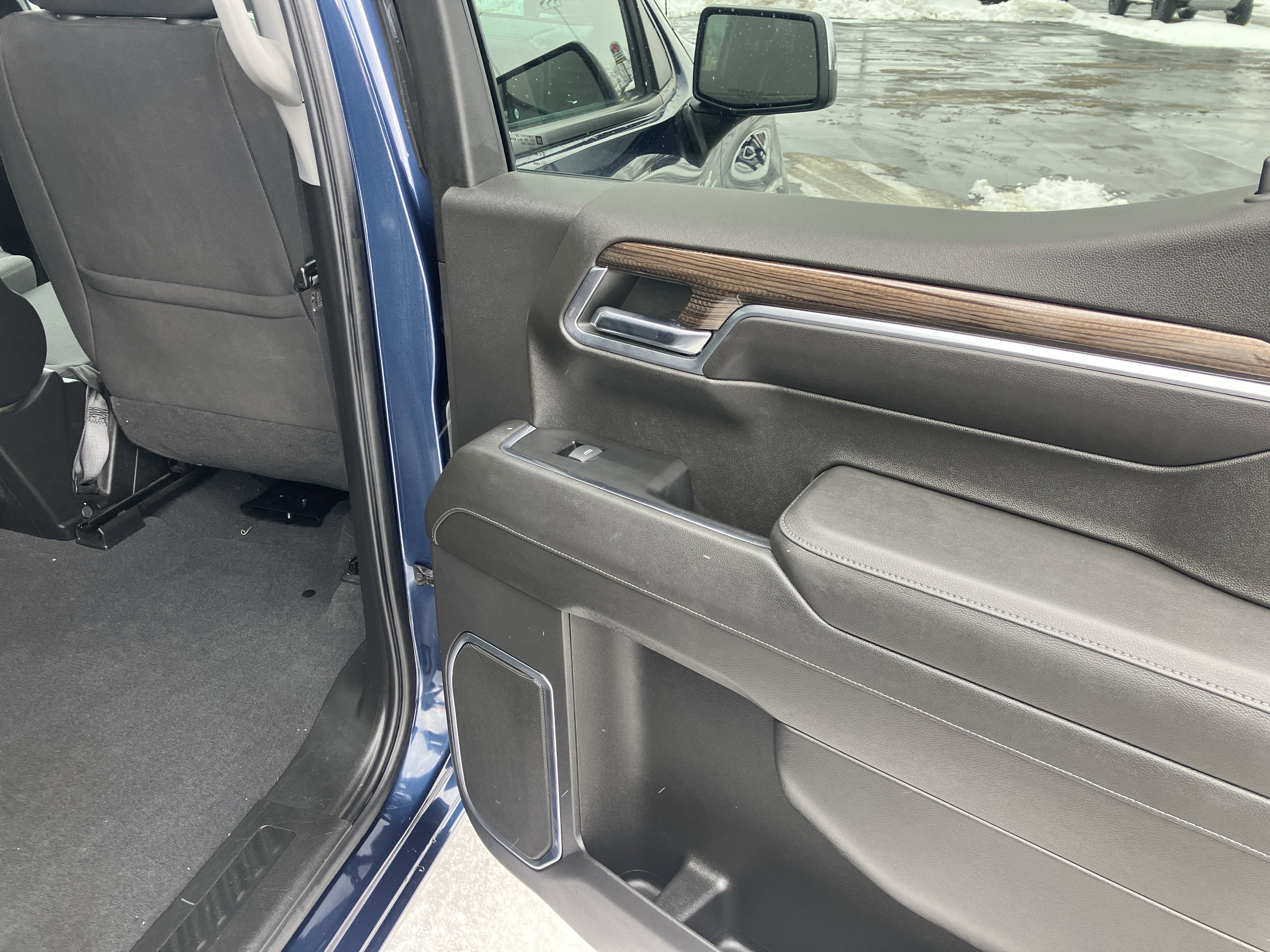 Used 2022 Chevrolet Silverado 1500 LT image 11