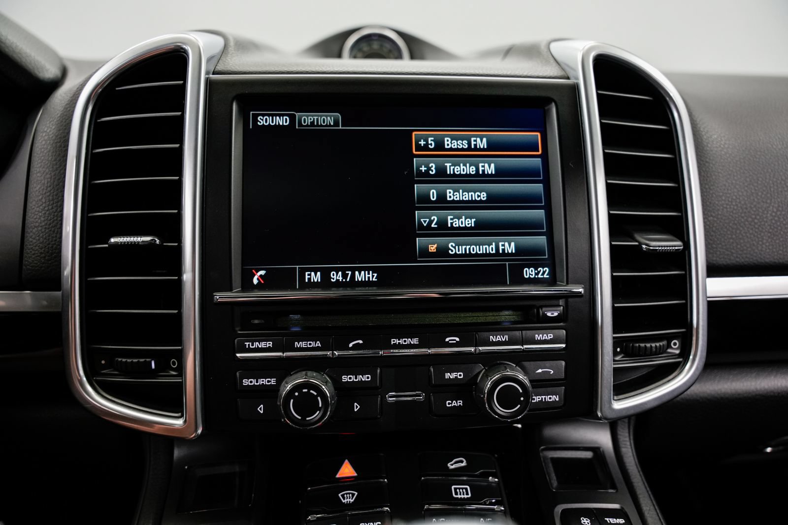 Used 2015 Porsche Cayenne Diesel AWD/4WD image 13