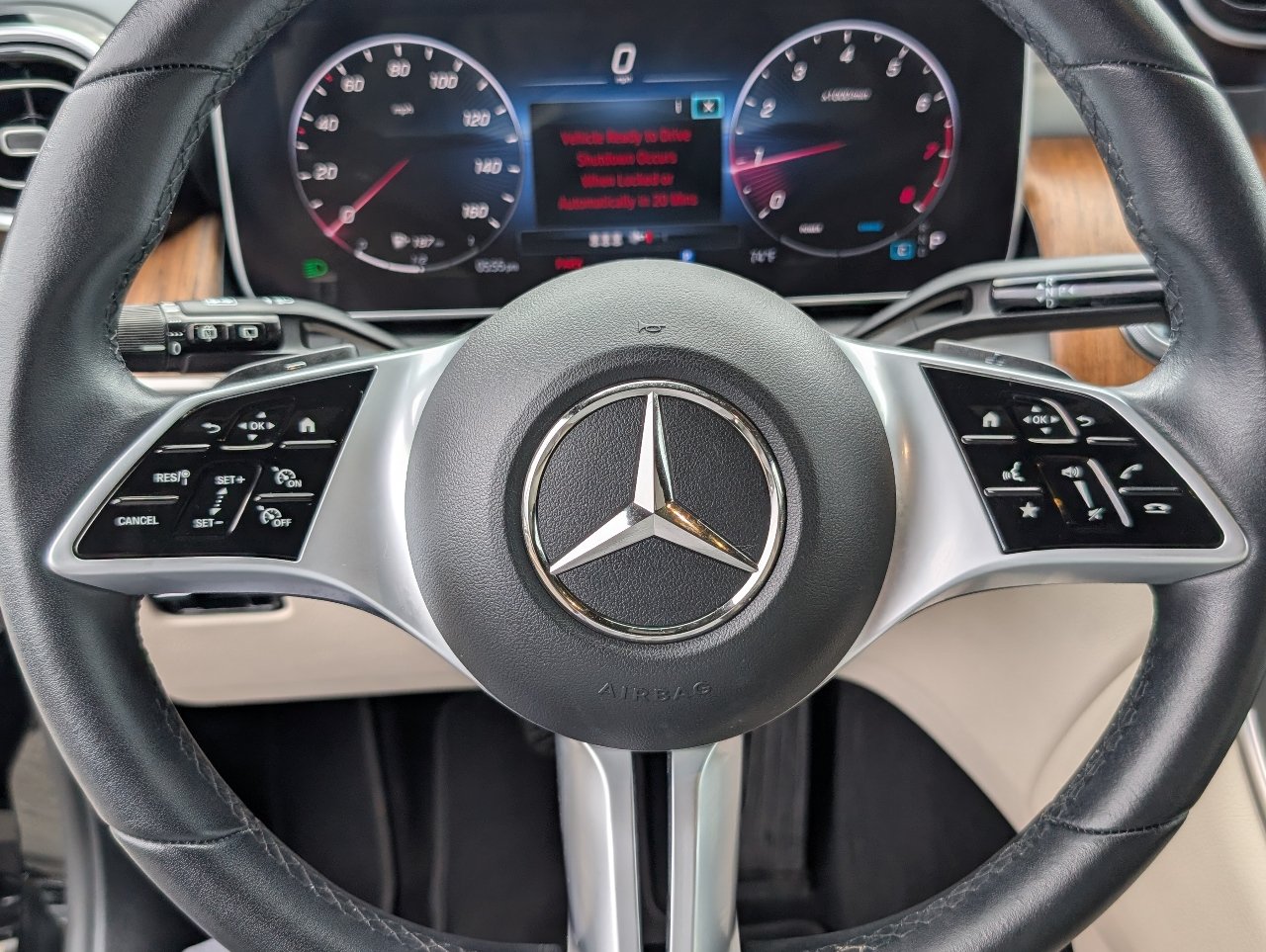 Used 2024 Mercedes-Benz GLC 300 image 18