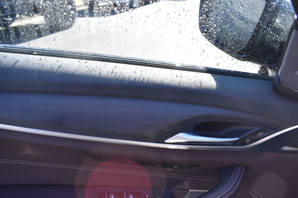 Used 2023 BMW 530e xDrive w/ Premium Package image 13