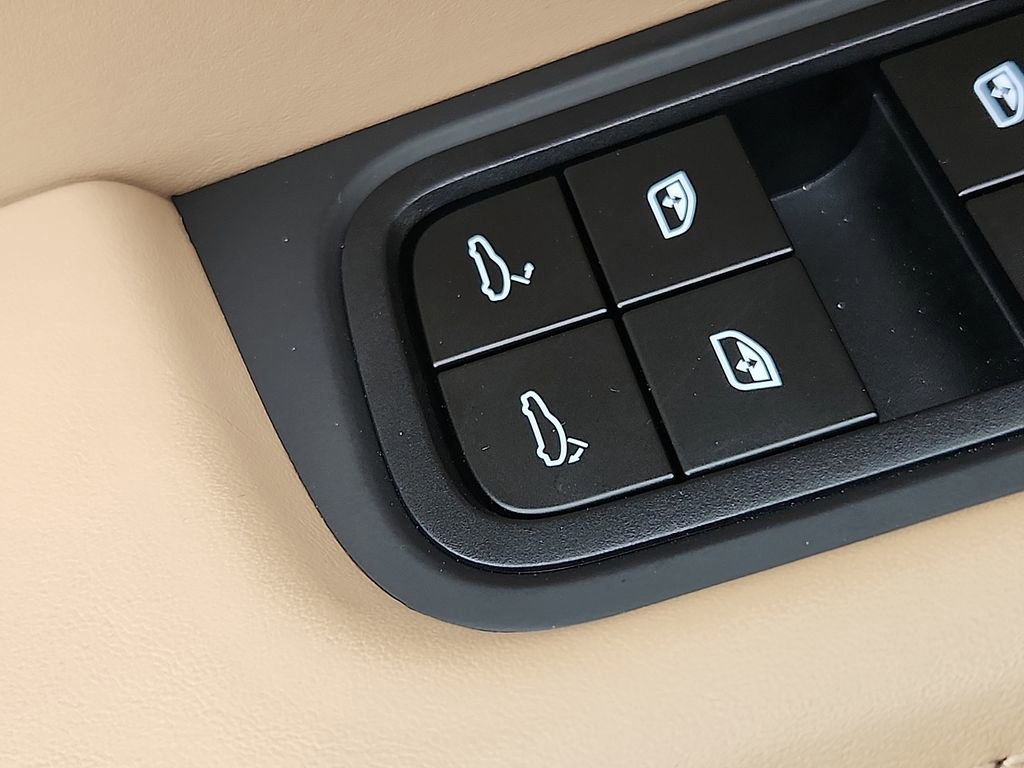 Certified 2024 Porsche Cayenne S image 25