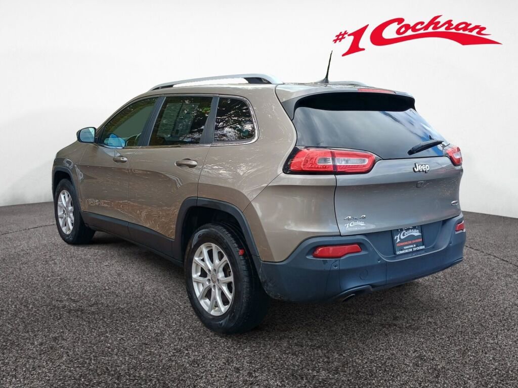 Used 2017 Jeep Cherokee Latitude w/ Safety/Convenience Group image 5