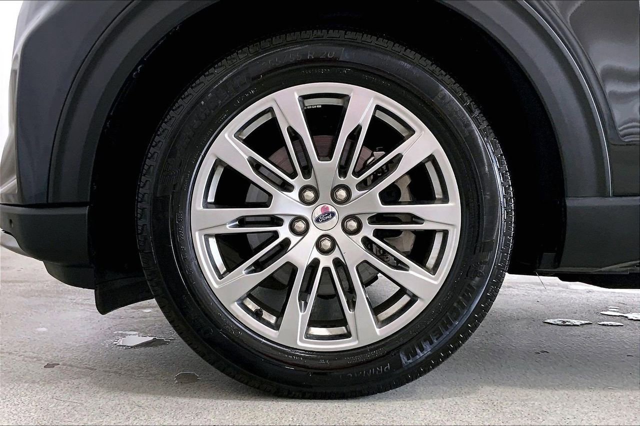 Used 2025 Ford Explorer Platinum RWD image 8