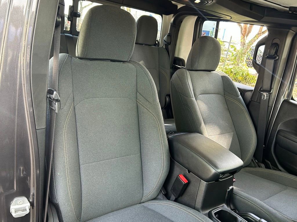 Certified 2025 Jeep Gladiator Willys image 29
