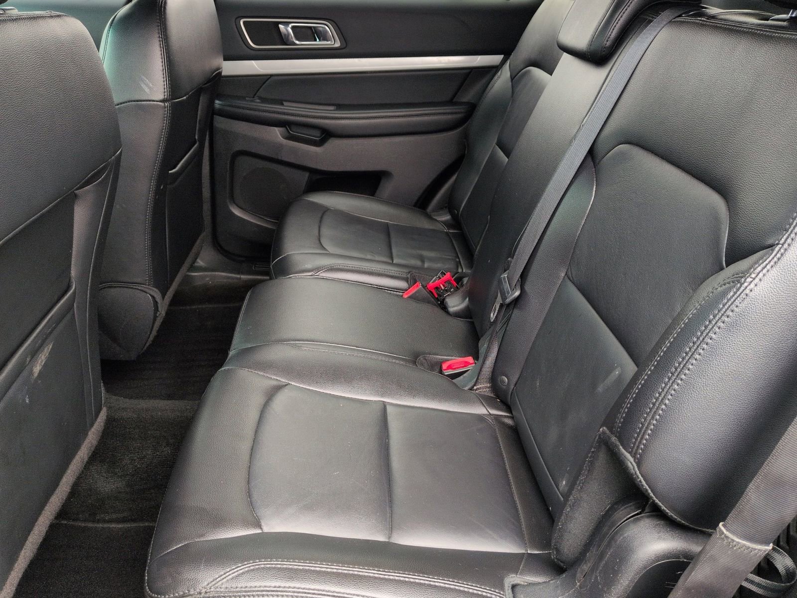 Used 2016 Ford Explorer XLT w/ Equipment Group 202A FWD image 23