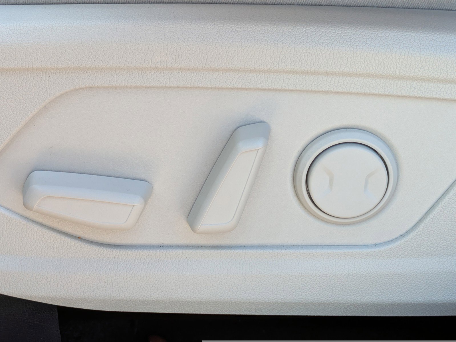 Certified 2025 Kia Sorento S w/ Panoramic Sunroof Package FWD image 17