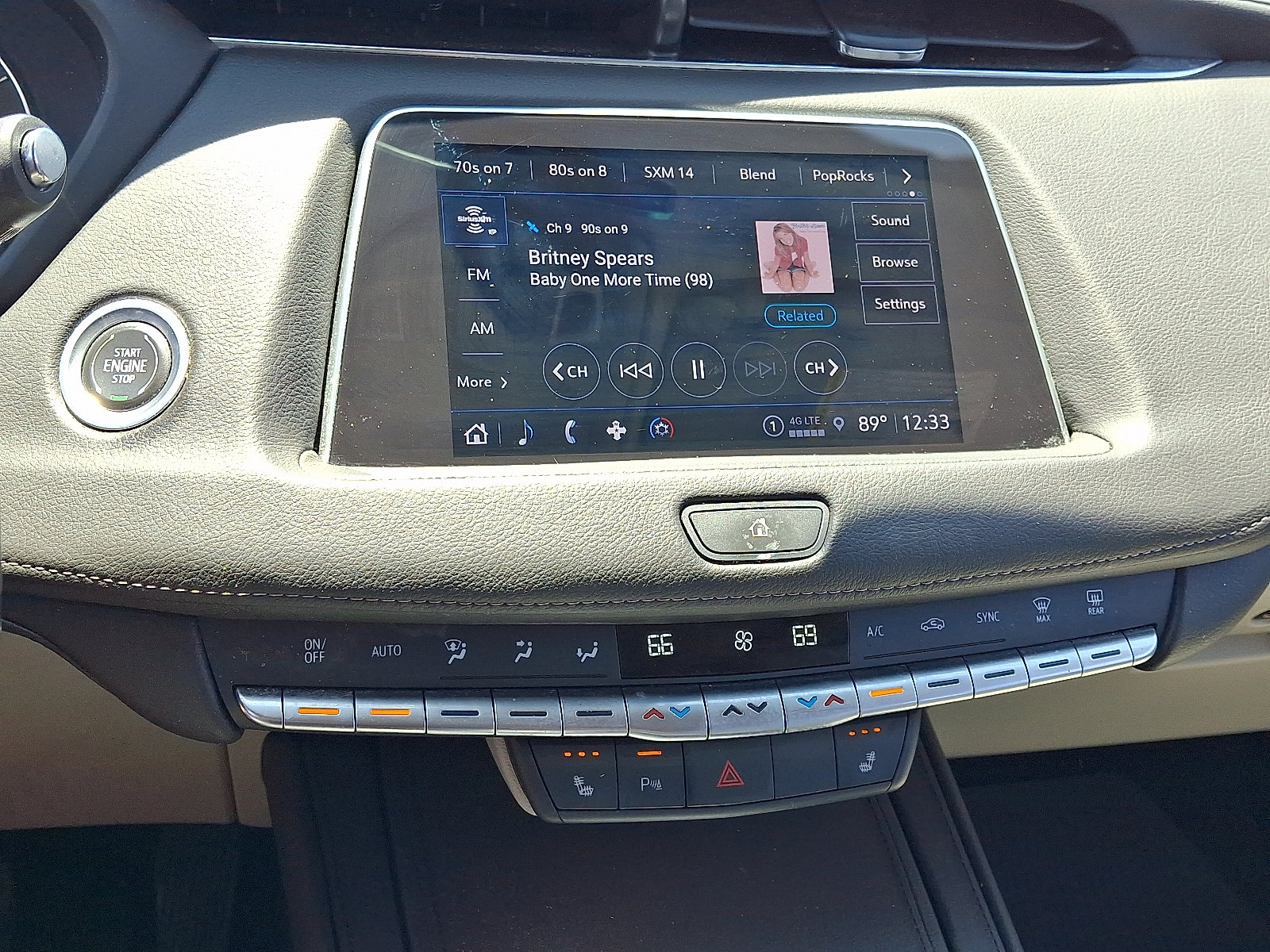 Certified 2023 Cadillac XT4 Luxury w/ Cold Weather Package FWD image 18