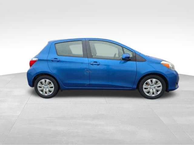 Used 2013 Toyota Yaris L image 9