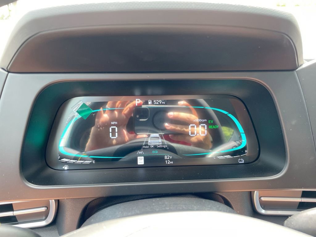 Used 2025 Hyundai Elantra Blue image 42