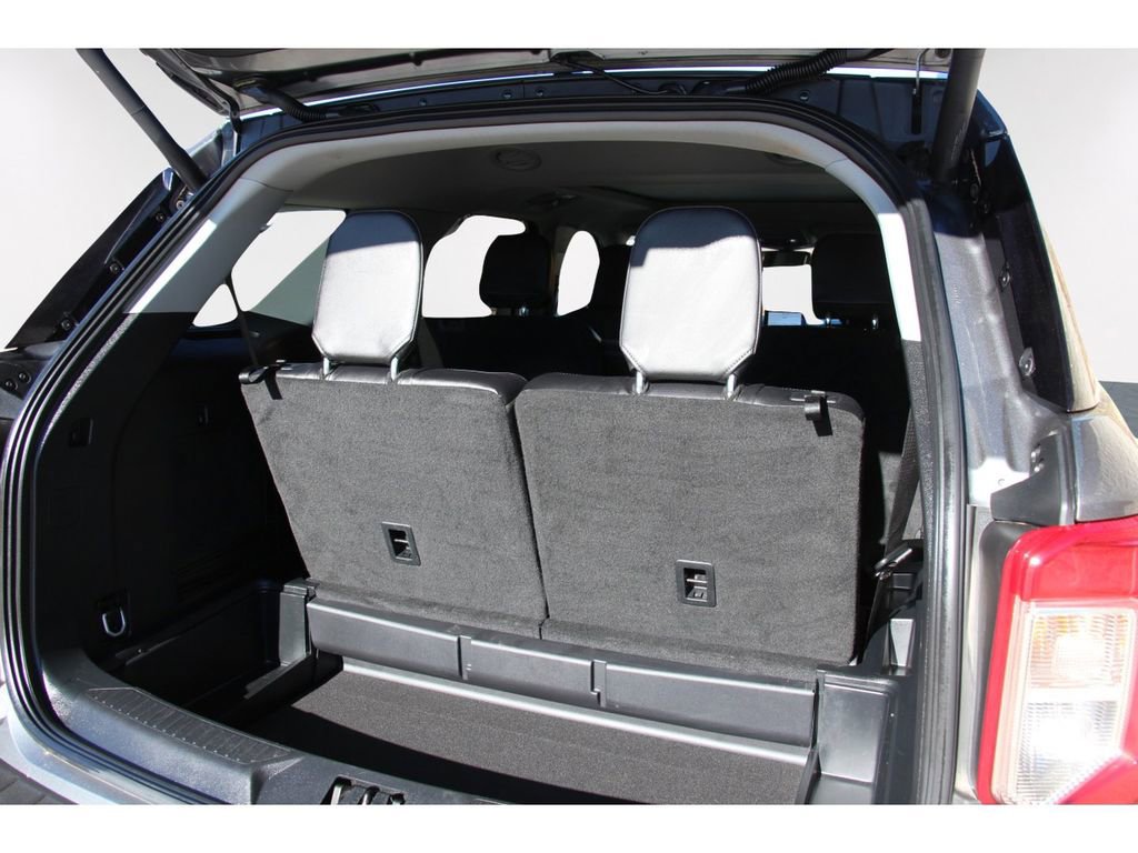 Used 2024 Ford Explorer Limited w/ Limited Technology Package image 27