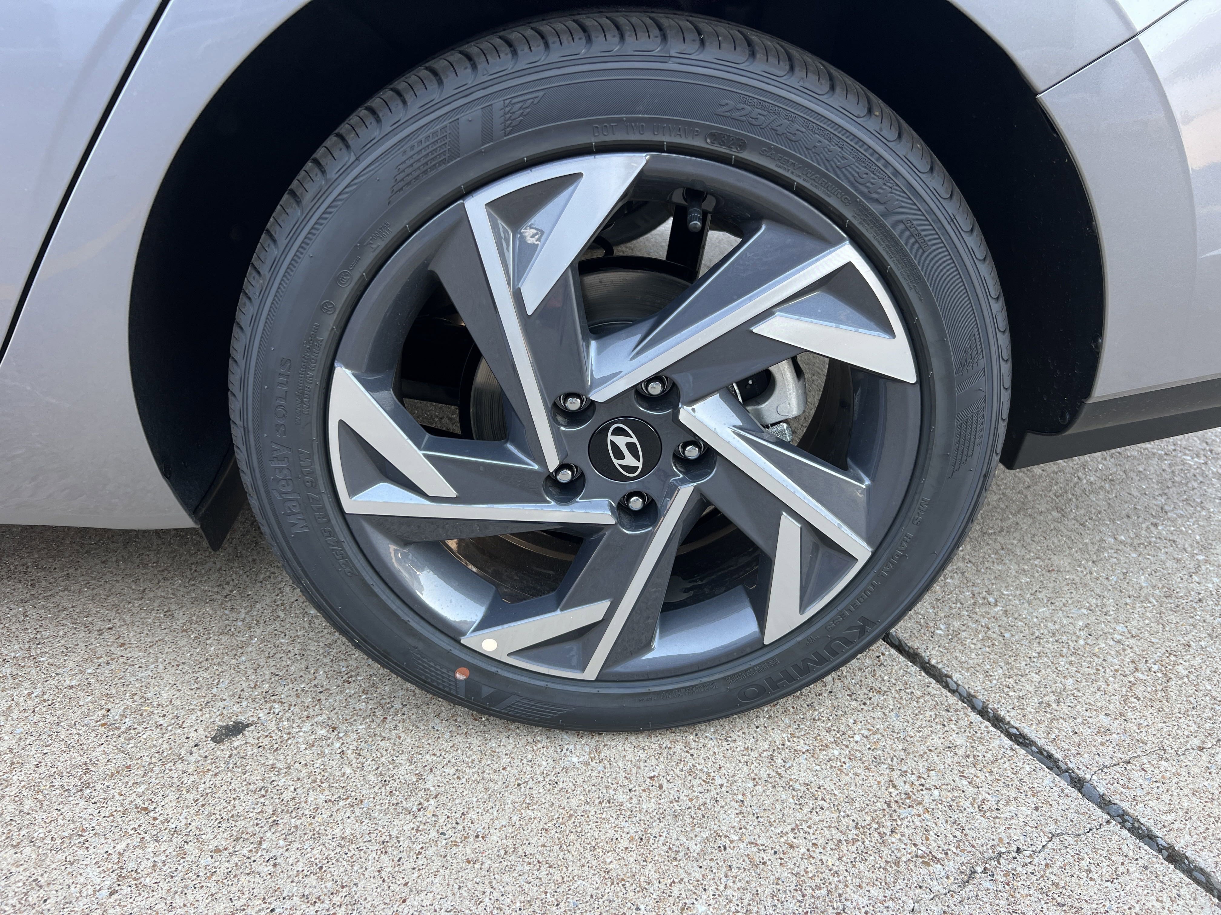 Used 2025 Hyundai Elantra Sport image 26