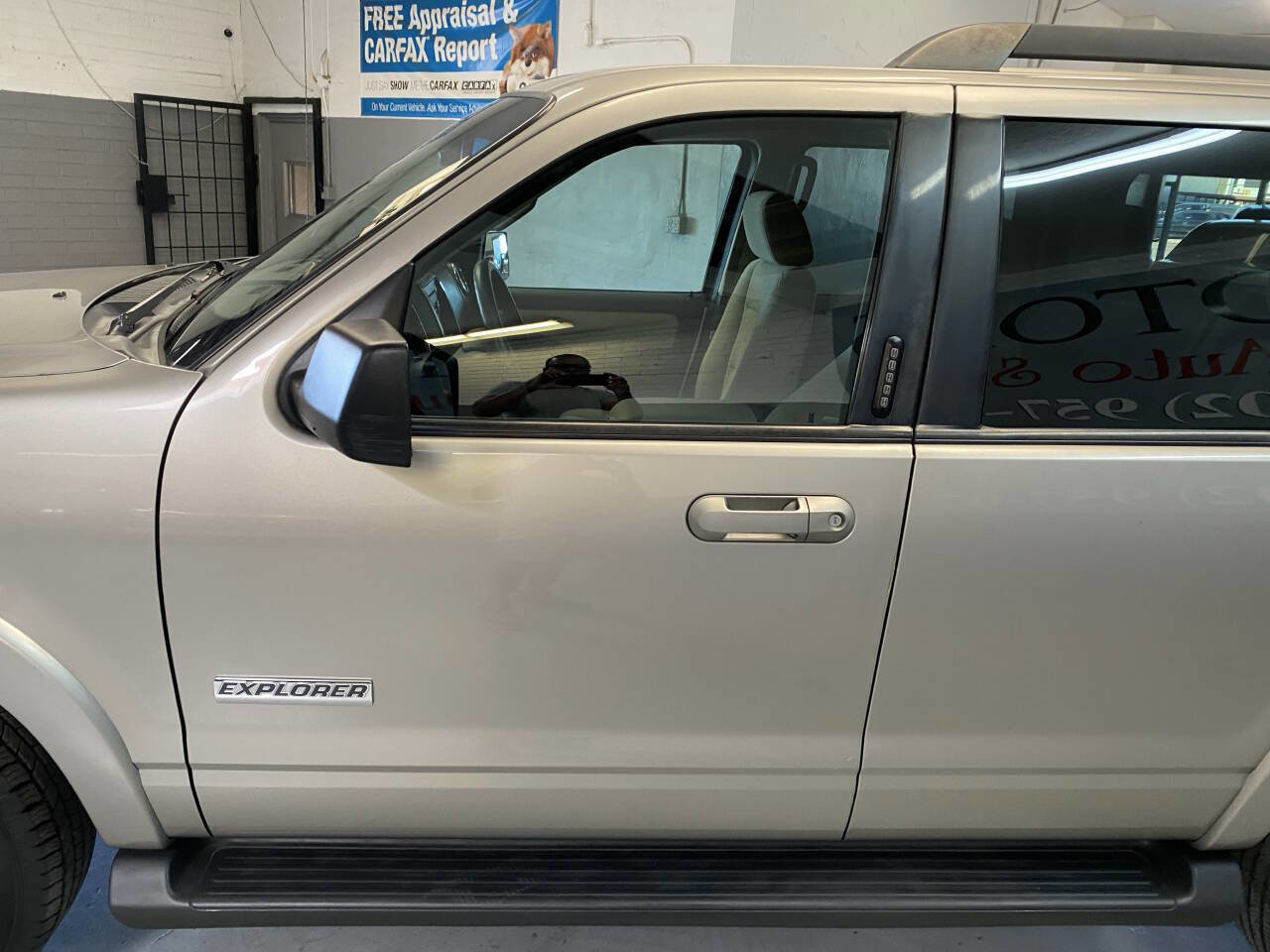 Used 2008 Ford Explorer XLT image 13