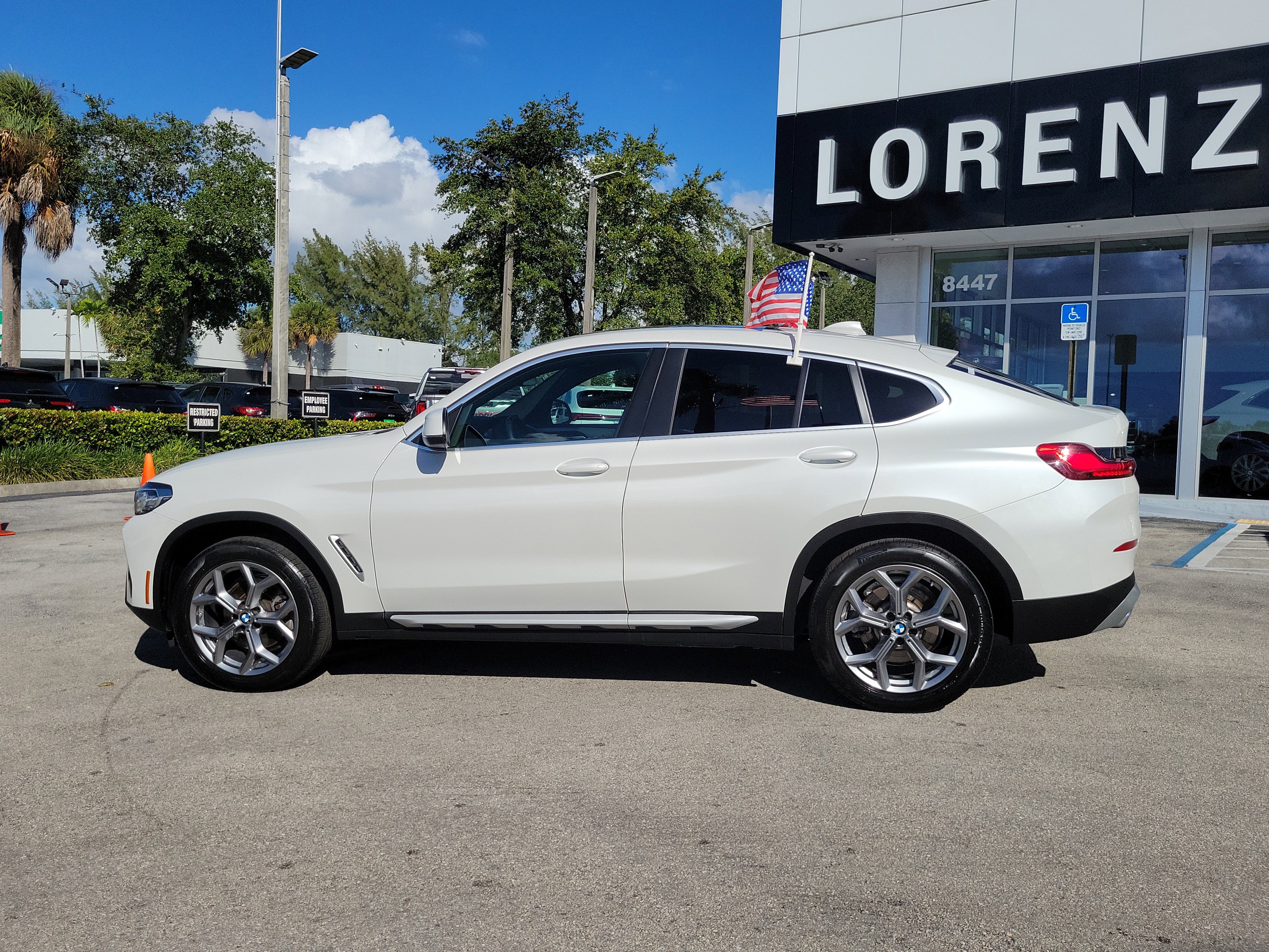 Used 2025 BMW X4 xDrive30i image 8