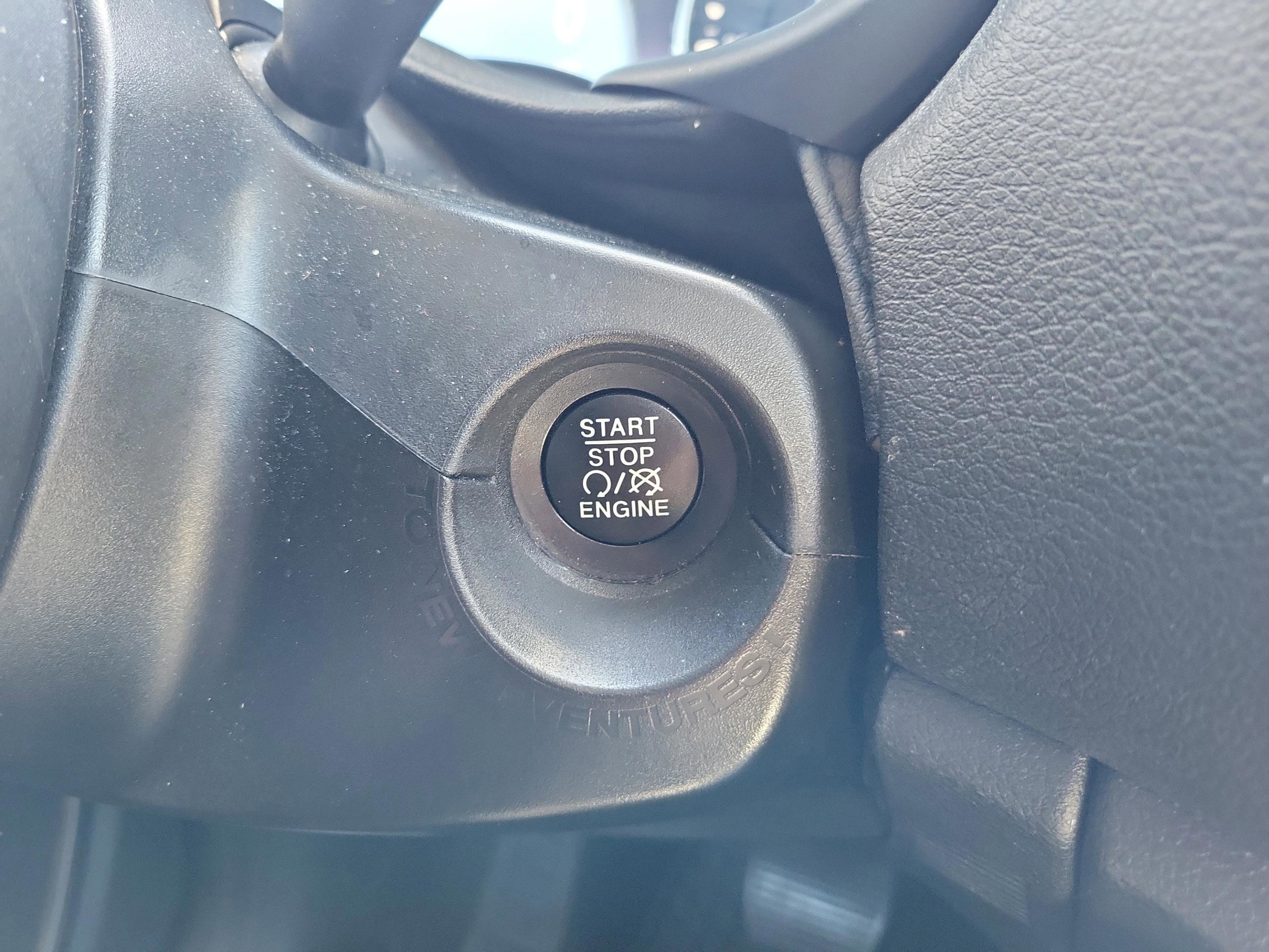 Used 2022 Jeep Renegade Latitude w/ Convenience Group AWD/4WD image 33