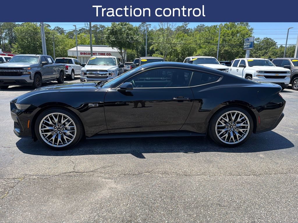 Used 2025 Ford Mustang GT Premium RWD image 2