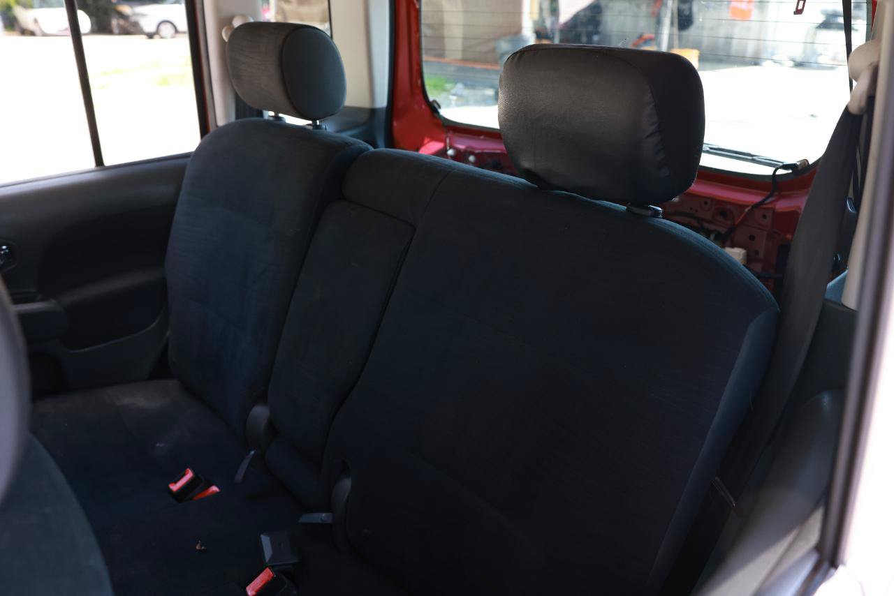Used 2011 Nissan Cube 1.8 S w/ Interior Designer Pkg FWD image 8