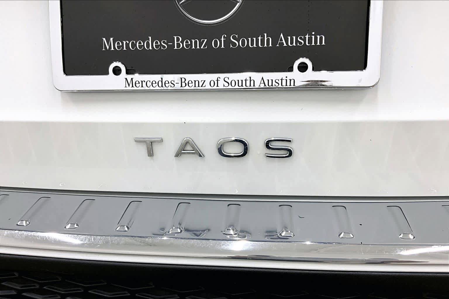 Used 2023 Volkswagen Taos SE w/ Panoramic Sunroof Package FWD image 31