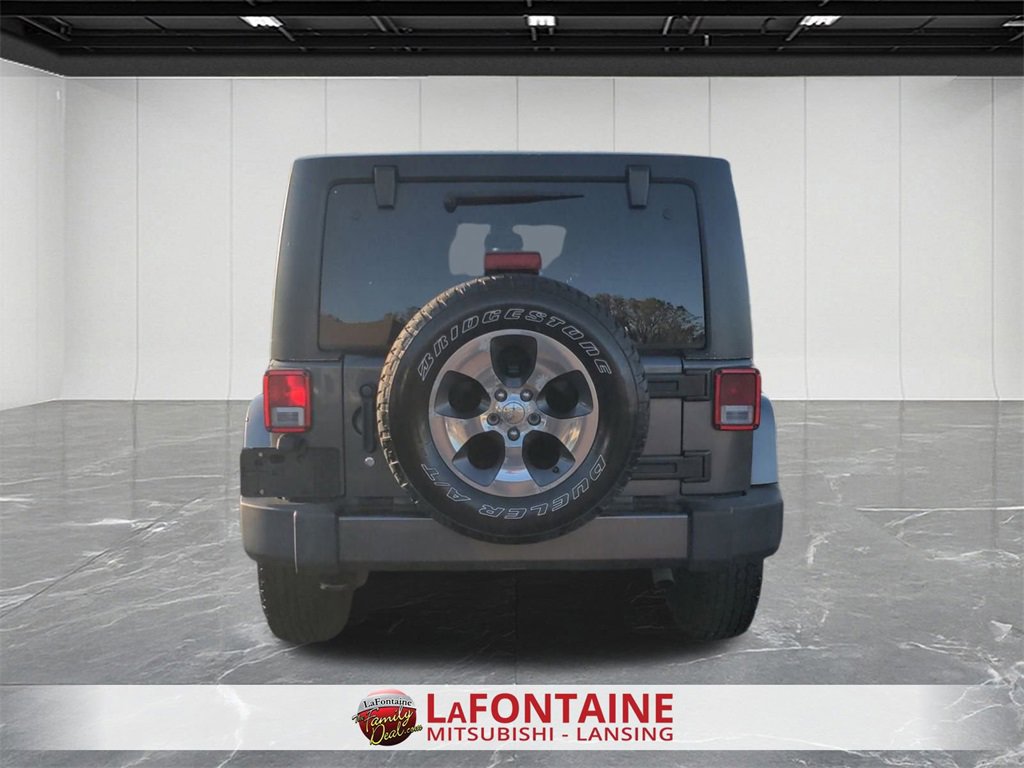 Used 2018 Jeep Wrangler Unlimited Sahara w/ Dual Top Group image 4