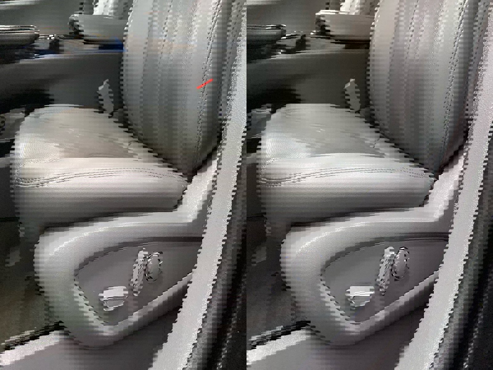 Certified 2022 Lincoln Nautilus Reserve w/ Cargo Utility Package image 16