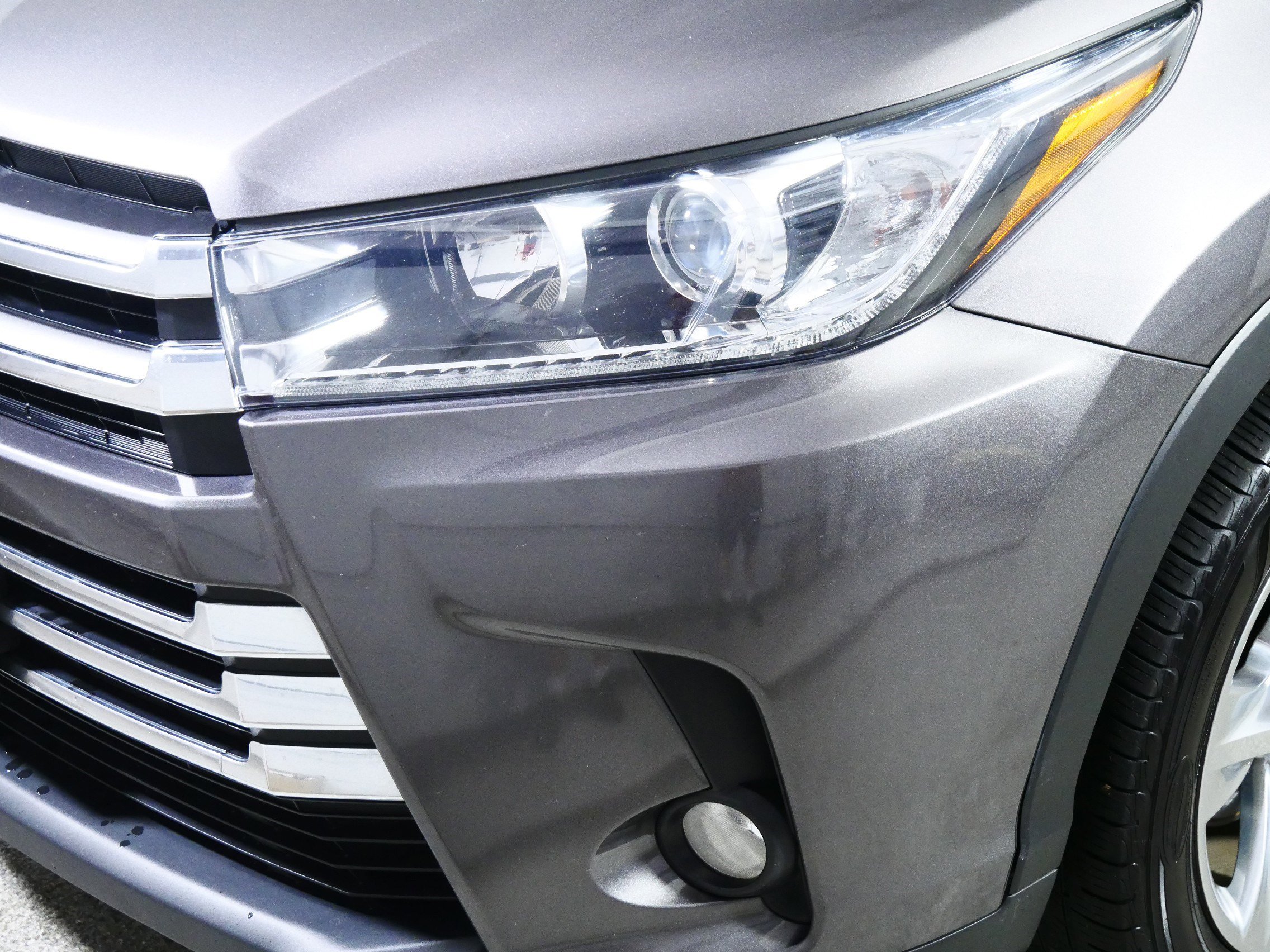 Used 2017 Toyota Highlander Limited AWD/4WD image 16