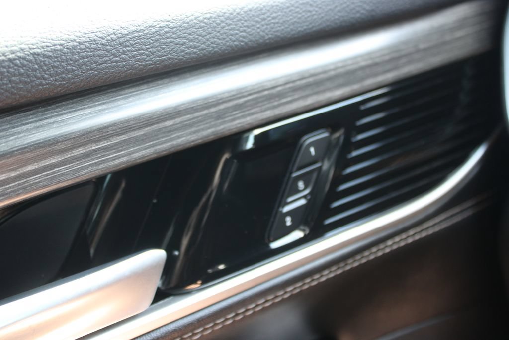 Used 2024 Jeep Wagoneer Series II AWD/4WD image 48