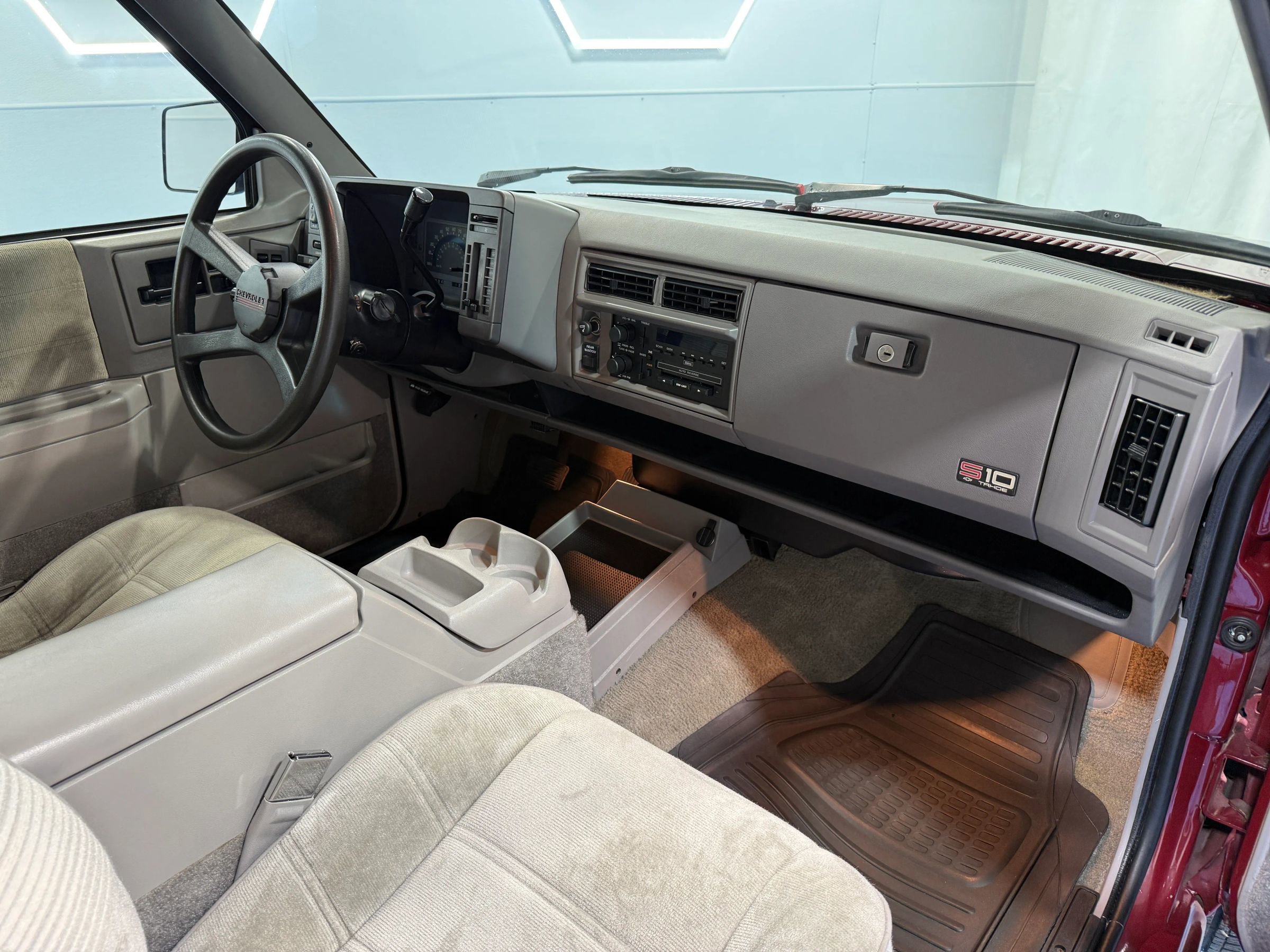 Used 1994 Chevrolet S10 Pickup 4WD 4-Door image 19