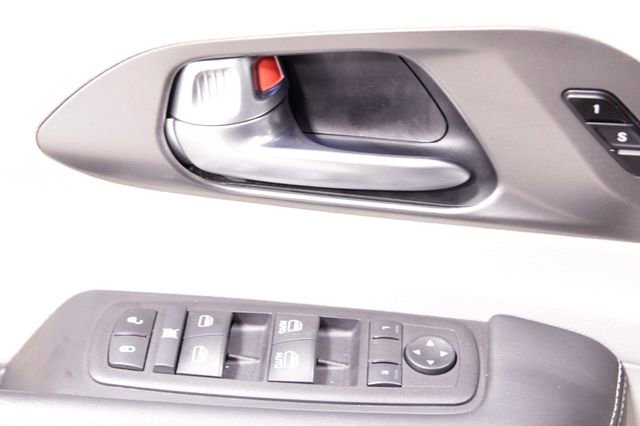 Used 2024 Chrysler Pacifica Touring-L image 24