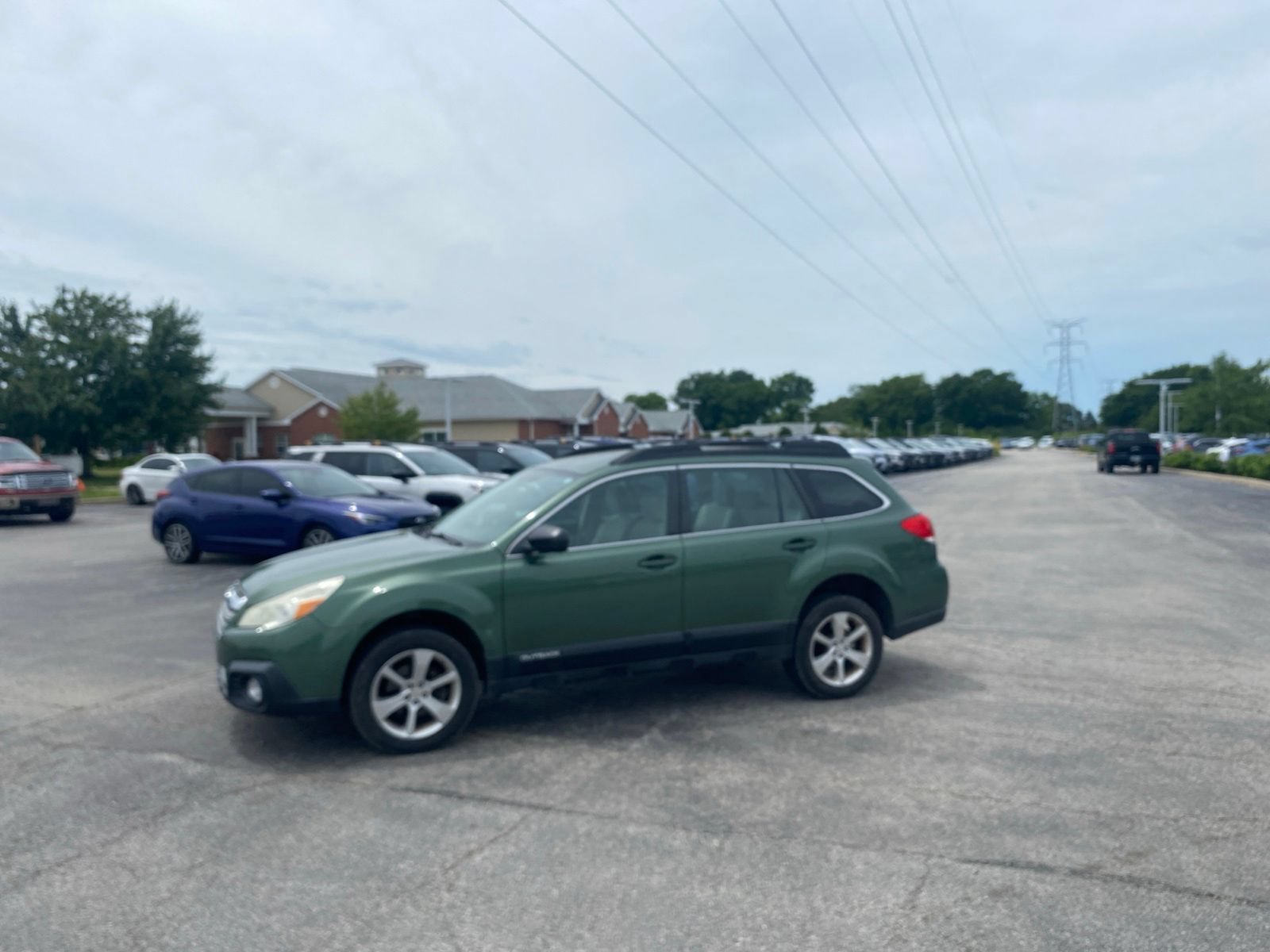 Used 2014 Subaru Outback 2.5i w/ Alloy Wheel Package AWD/4WD image 21