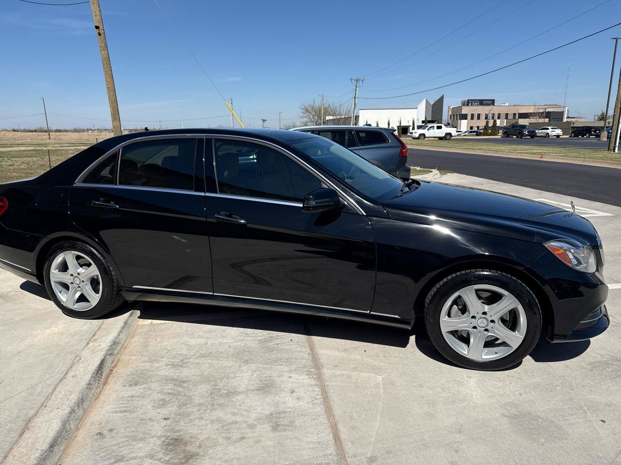 Used 2014 Mercedes-Benz E 250 BlueTEC 4MATIC Sedan image 8