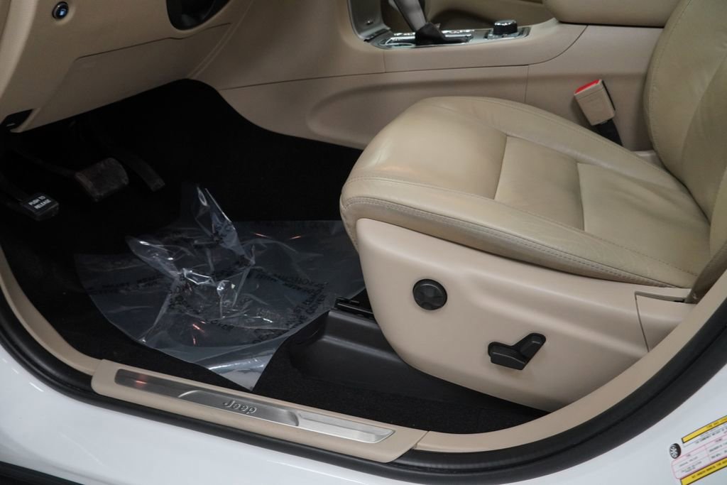 Certified 2021 Jeep Grand Cherokee Limited image 43