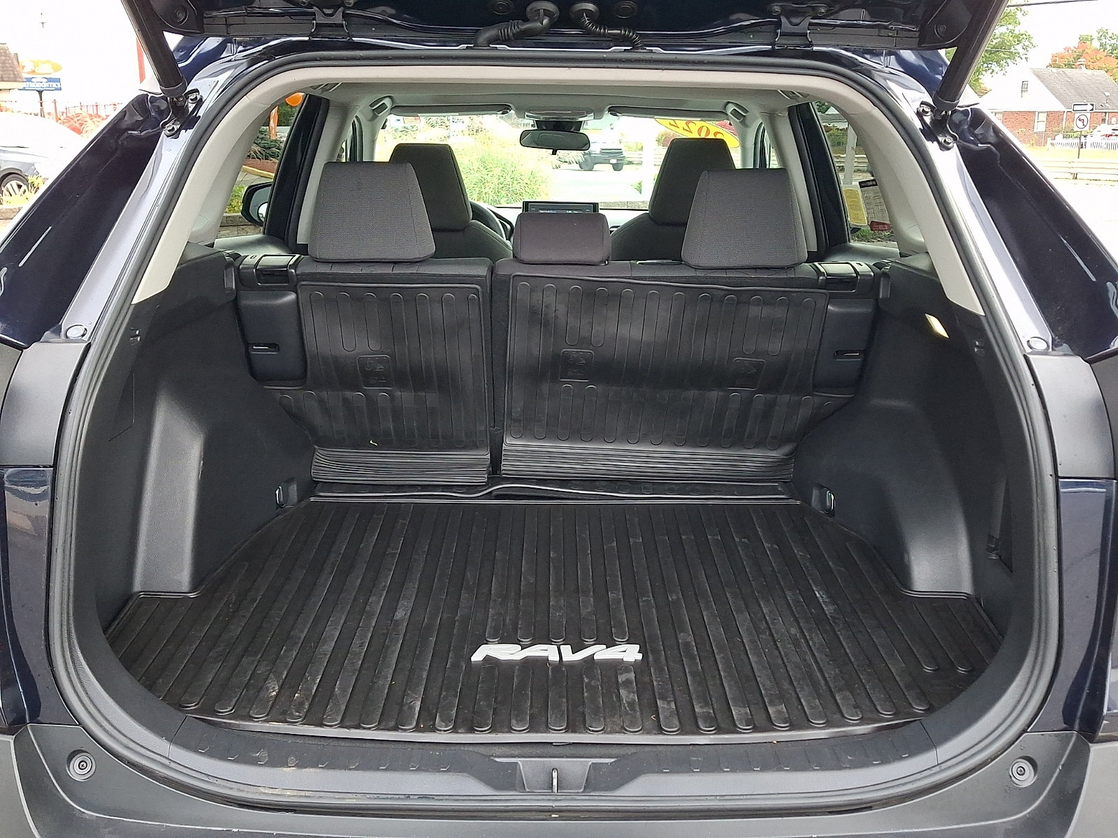 Used 2022 Toyota RAV4 XLE w/ Convenience Package AWD/4WD image 30