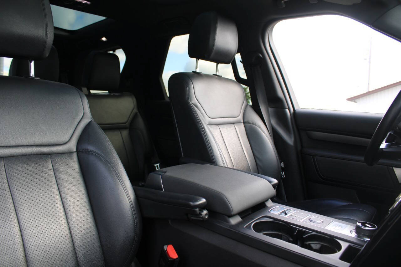 Used 2019 Land Rover Discovery SE AWD/4WD image 14