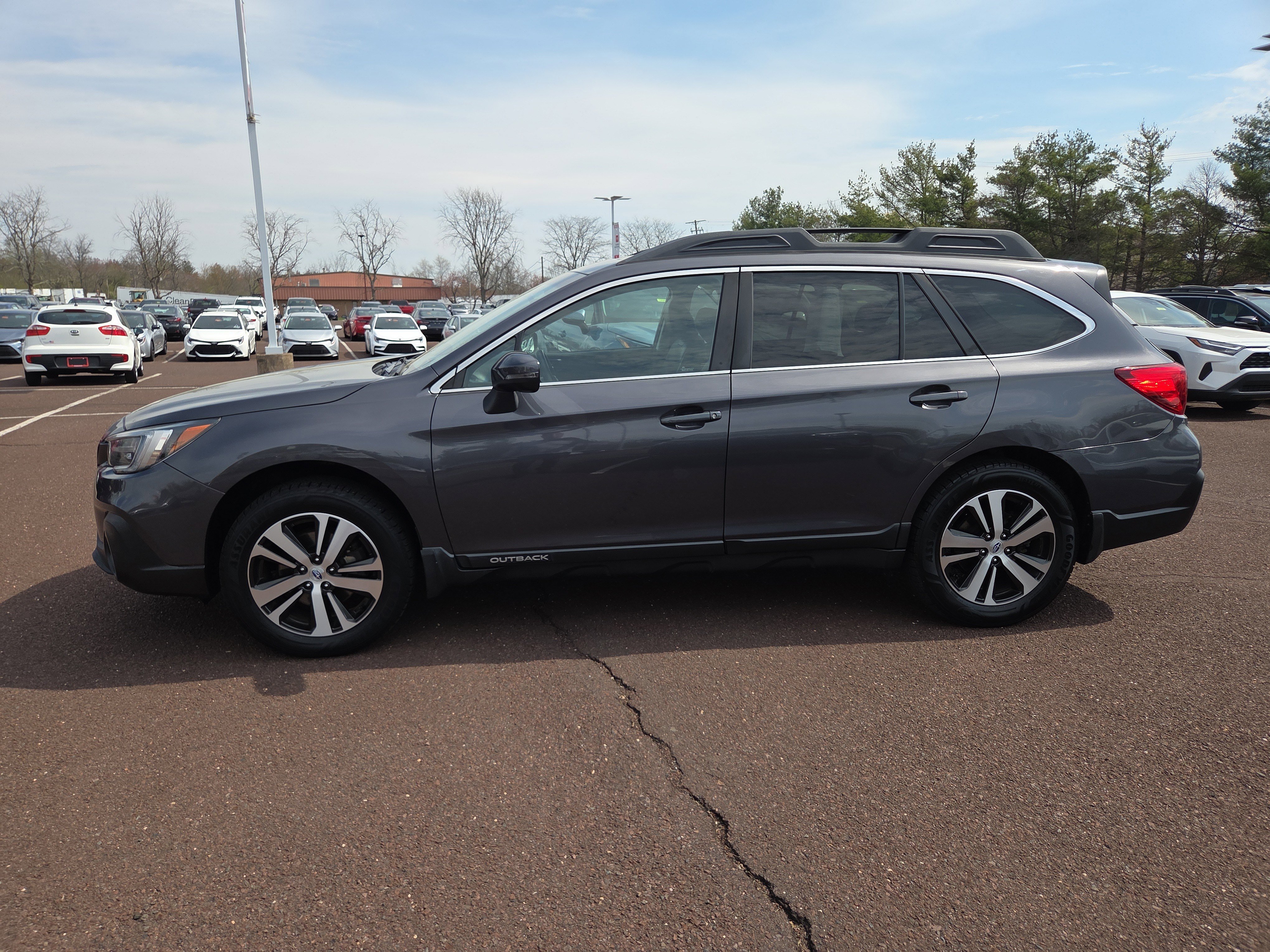 Used 2019 Subaru Outback 2.5i Limited w/ Popular Package #2 AWD/4WD image 6
