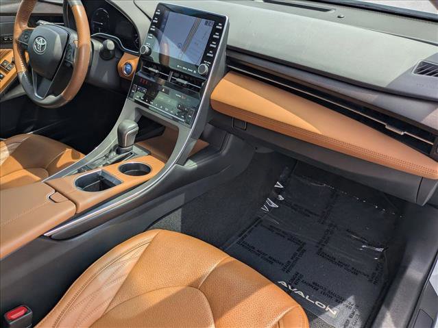 Used 2020 Toyota Avalon Limited FWD image 23
