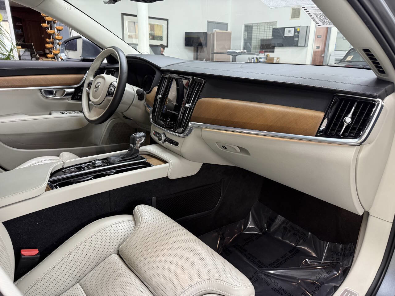 Used 2020 Volvo S90 T6 Inscription image 19