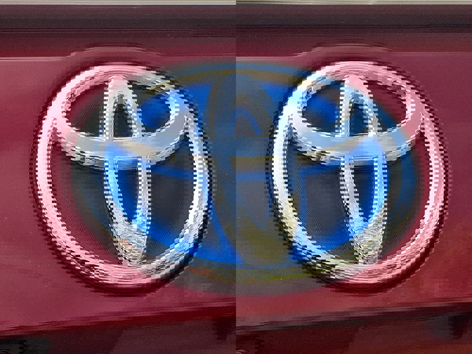 Used 2022 Toyota RAV4 Limited image 32