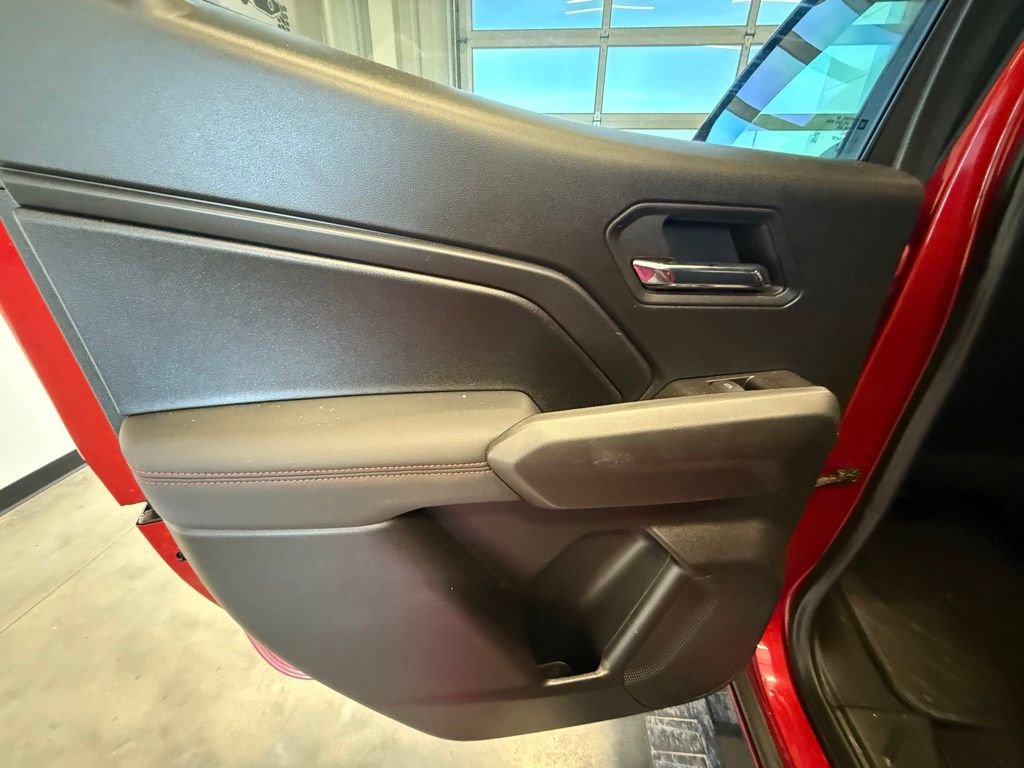 Used 2024 Chevrolet Colorado Z71 w/ Z71 Convenience Package 2 image 15