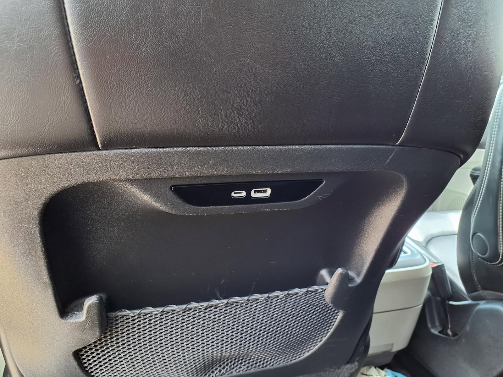 Used 2024 Chrysler Pacifica Touring-L image 13