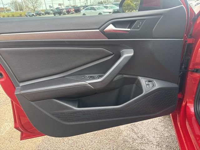 Used 2022 Volkswagen Jetta SE image 10