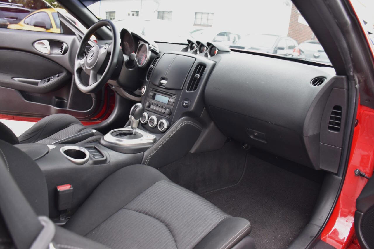 Used 2016 Nissan 370Z Touring w/ Aerodynamics Package image 13