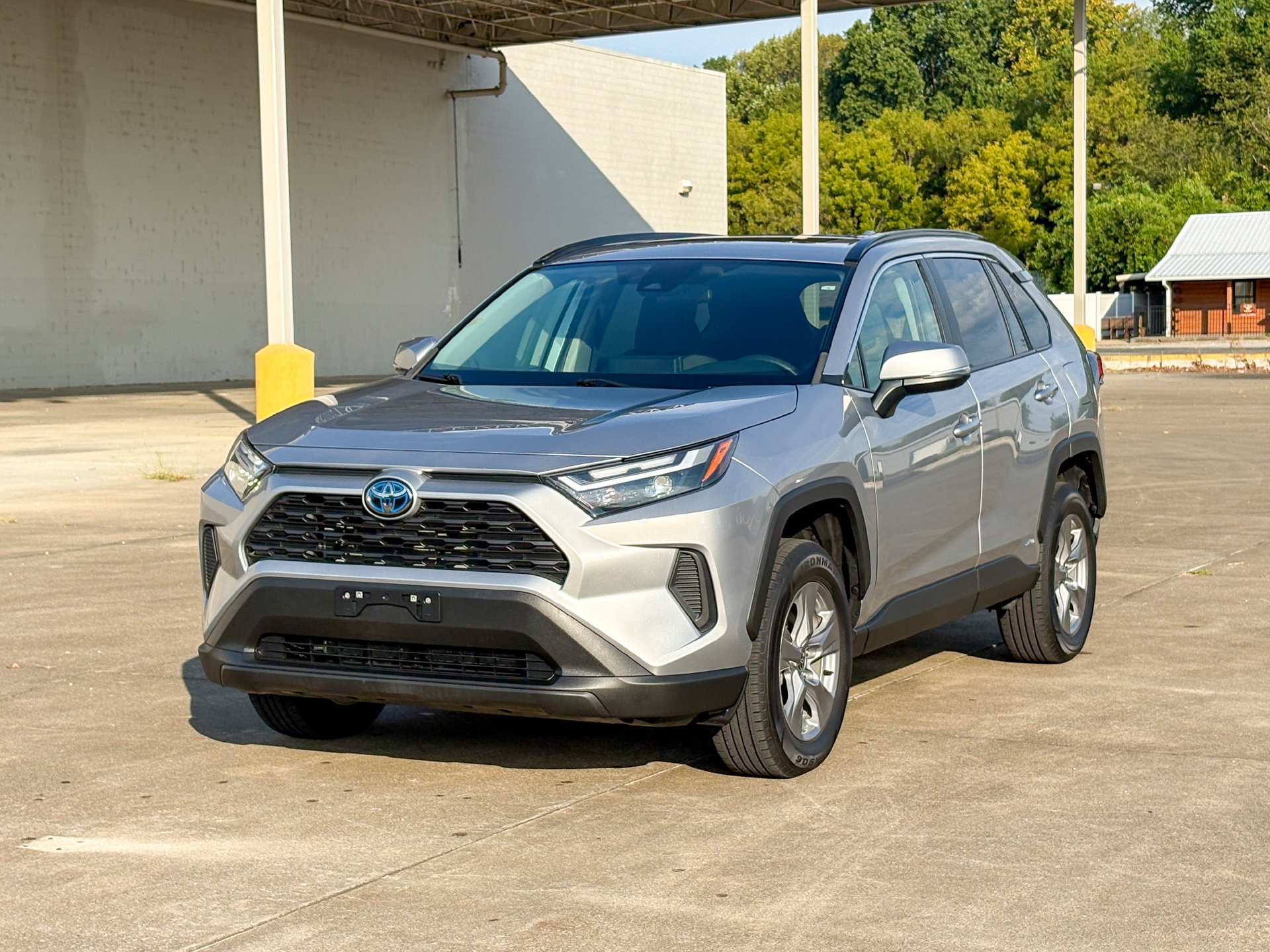 Used 2022 Toyota RAV4 XLE w/ Convenience Package AWD/4WD image 5