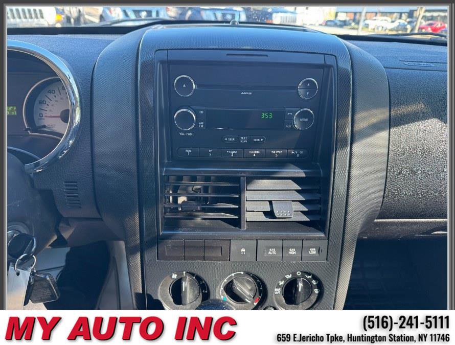 Used 2010 Ford Explorer Sport Trac XLT image 17