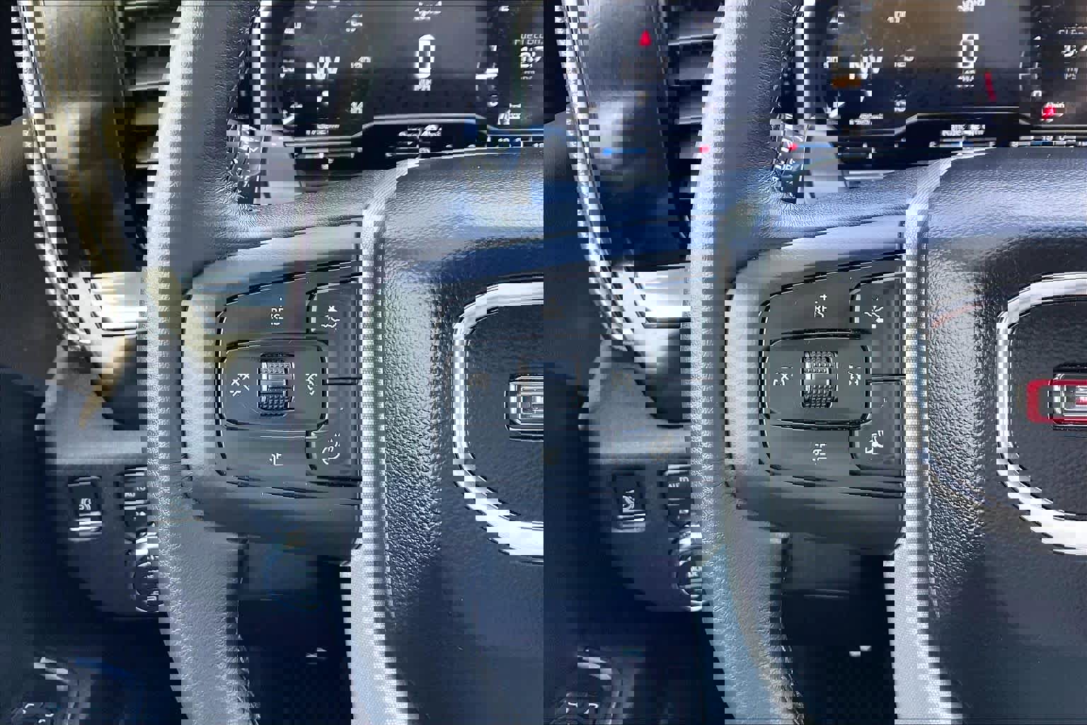 Used 2022 GMC Sierra 1500 SLT w/ SLT Convenience Package image 23