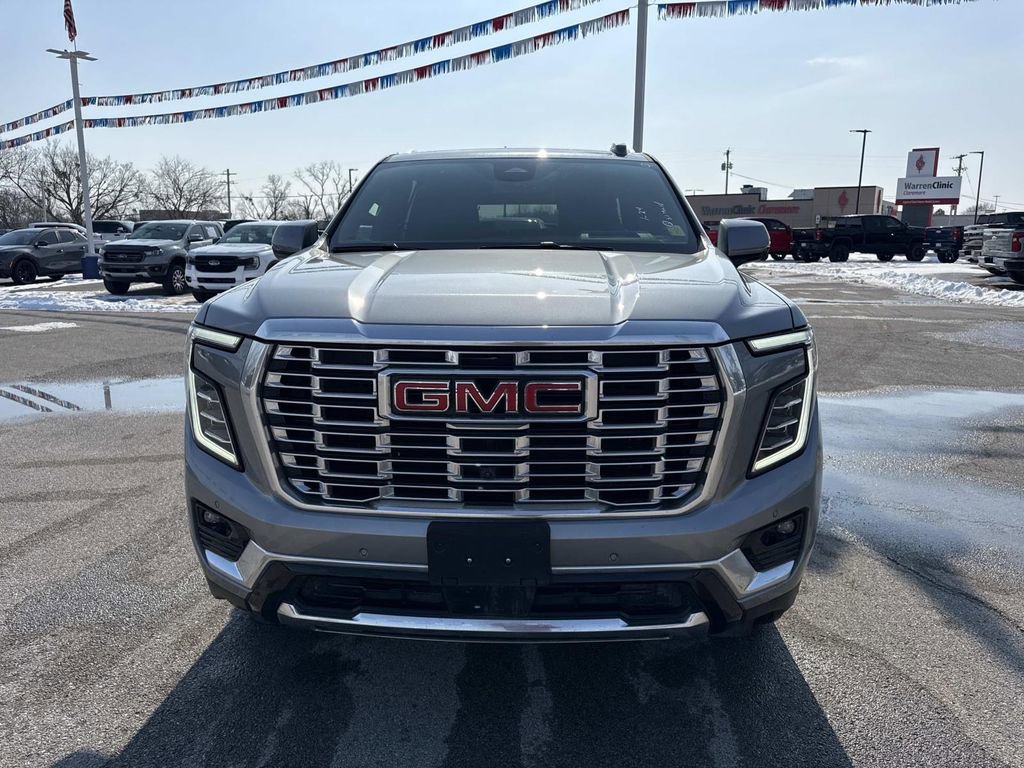 Used 2025 GMC Yukon Denali AWD/4WD image 8