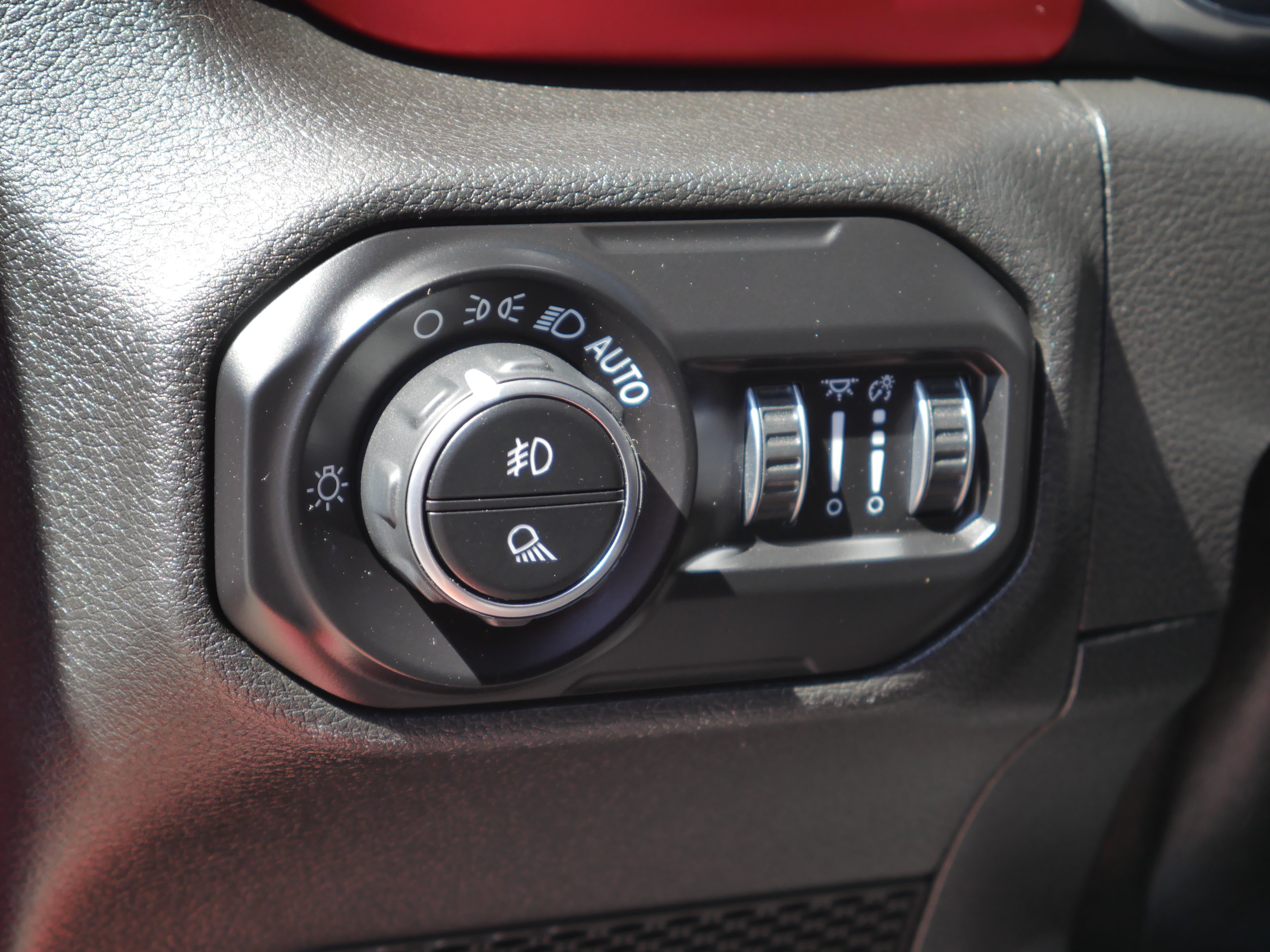 Used 2020 Jeep Gladiator Rubicon AWD/4WD image 5