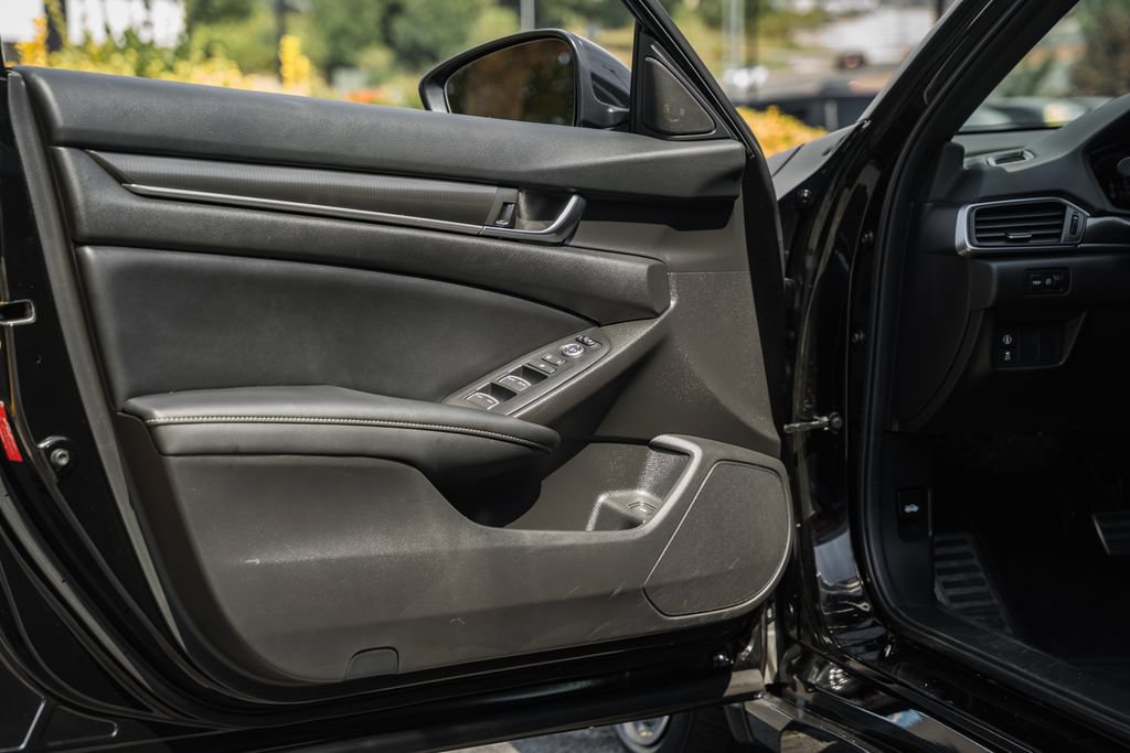 Used 2022 Honda Accord Sport image 34